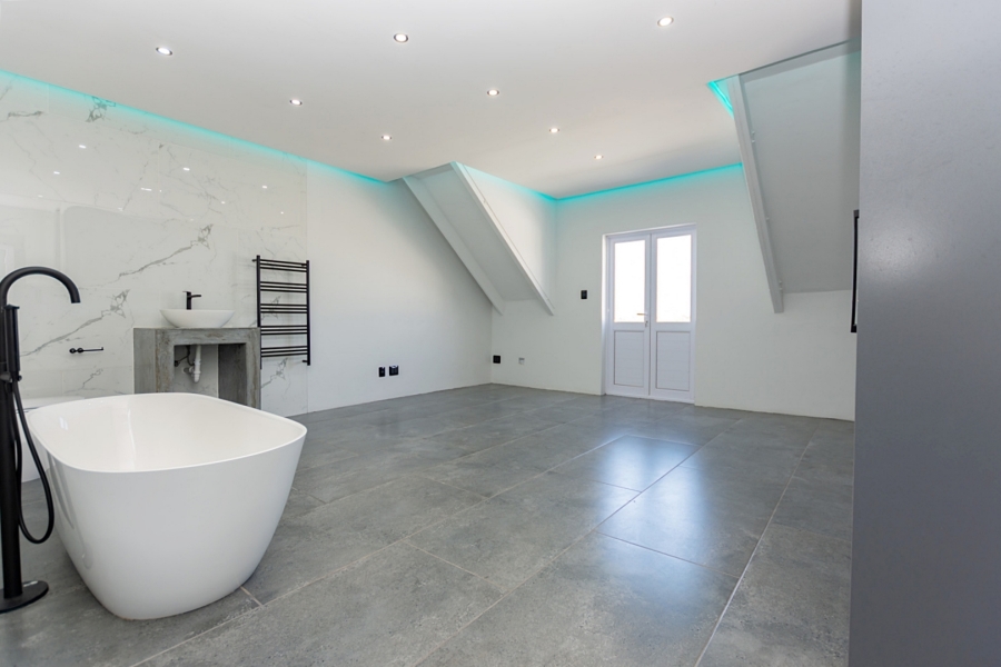 9 Bedroom Property for Sale in Long Acres Country Estate Western Cape